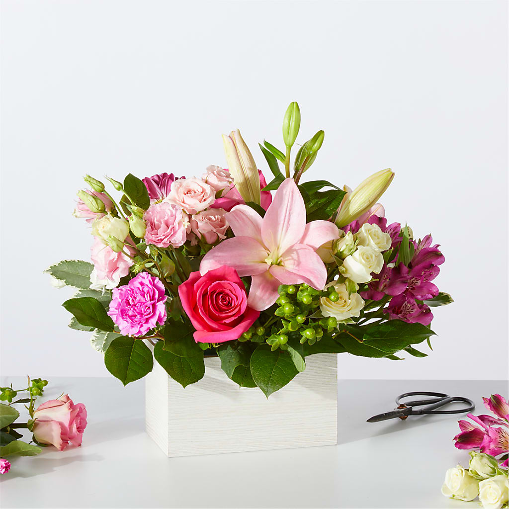 Sweetberry Box – A Florist Original – Caines Flowers, Barberton OH