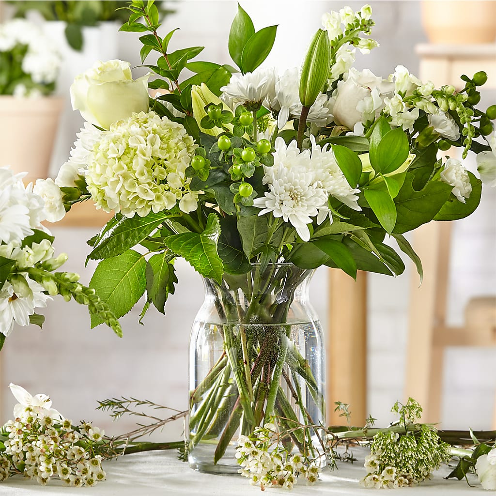 Classic Ivory – A Florist Original – Caines Flowers, Barberton OH