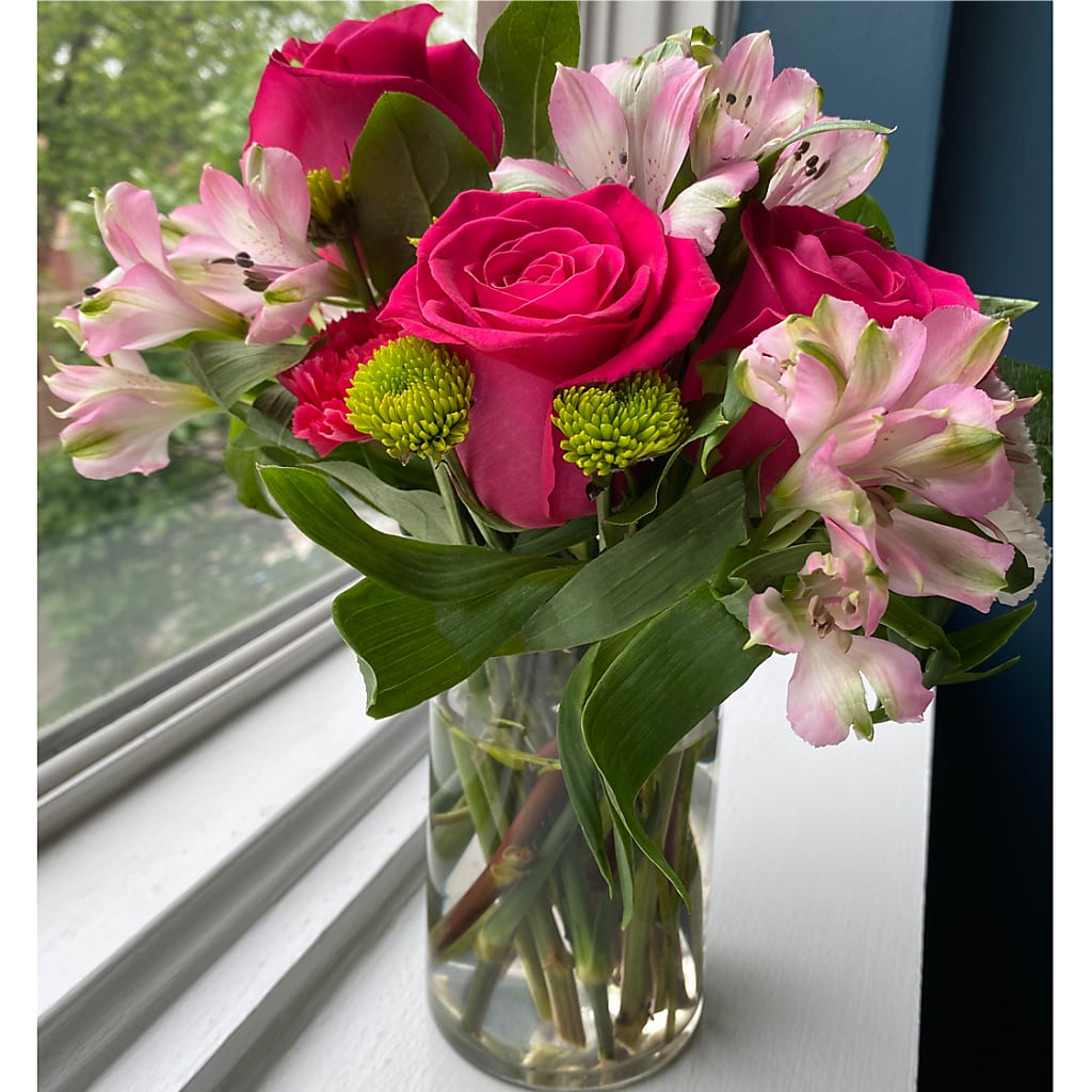 Sweet & Pretty Bouquet –  Caines Flowers, Barberton OH