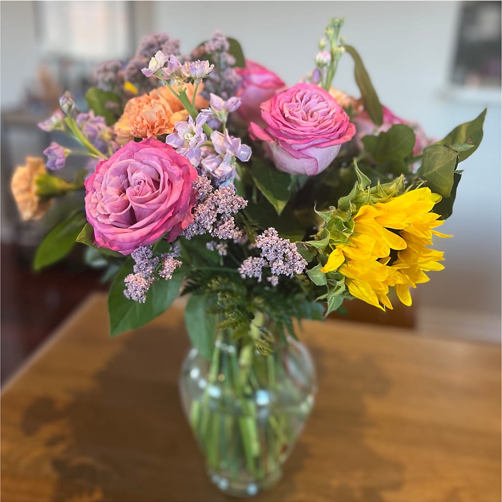 Yellow Brick Road Bouquet –  Caines Flowers, Barberton OH