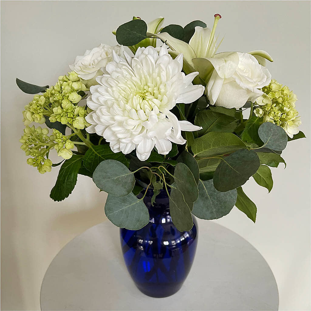 Snowy Dreams Bouquet –  Caines Flowers, Barberton OH