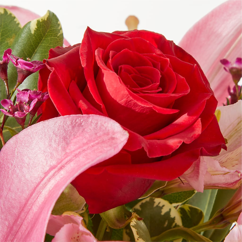 Lucky in Love Bouquet –  Caines Flowers, Barberton OH