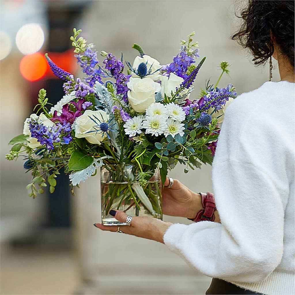 Shooting Star Bouquet –  Caines Flowers, Barberton OH