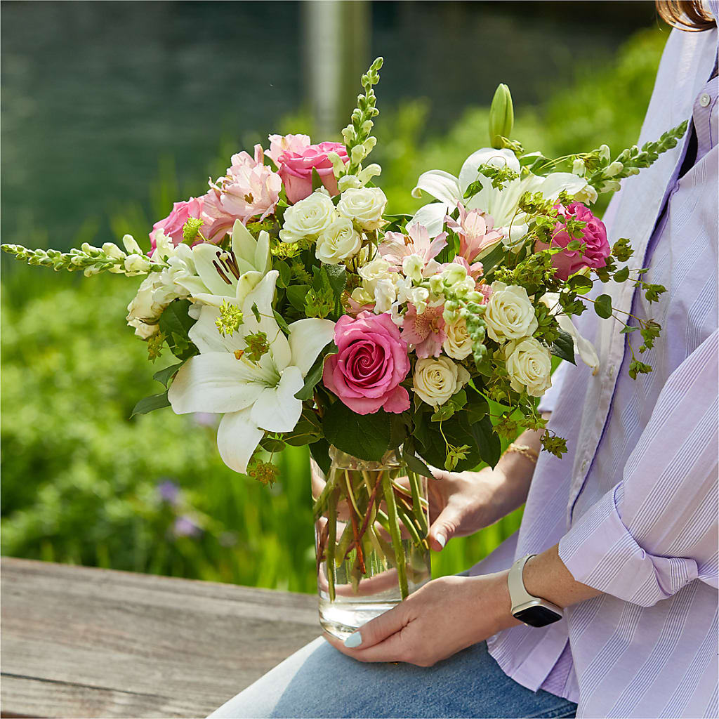Fondly Bouquet –  Caines Flowers, Barberton OH